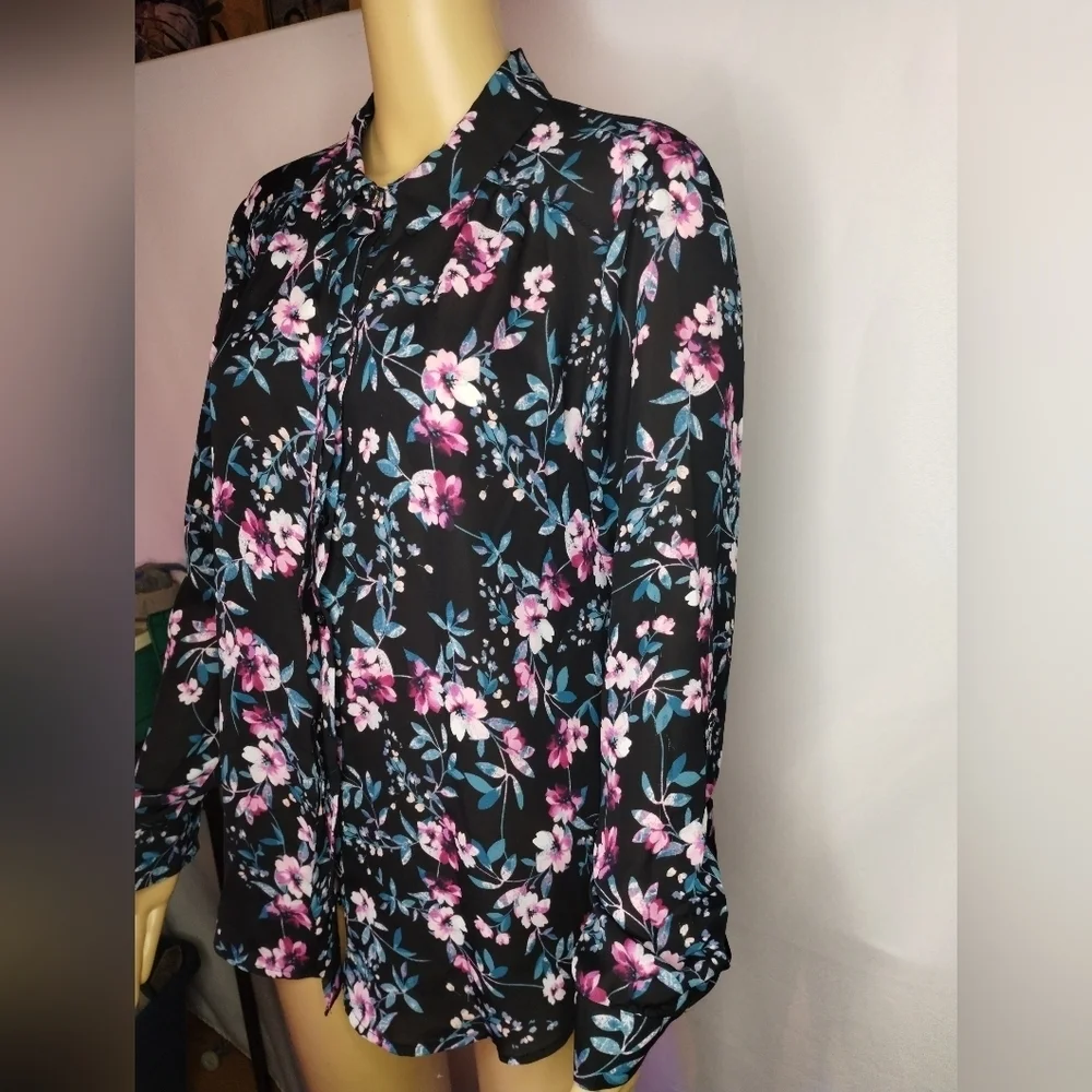 Elle women's size large long sleeve floral button up blouse shirt top - Picture 3 of 8